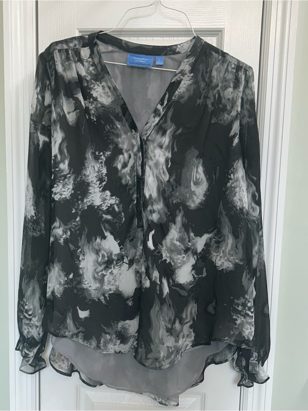 Coldwater Creek Black & White V-Neck Printed Blouse size LG